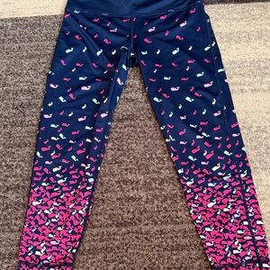 Vineyard Vines Whale patterned leggings 
Navy with pink  size medium